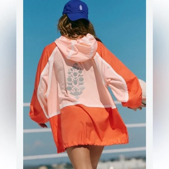 FP movement care like the wind logo jacket - Picture 1 of 9